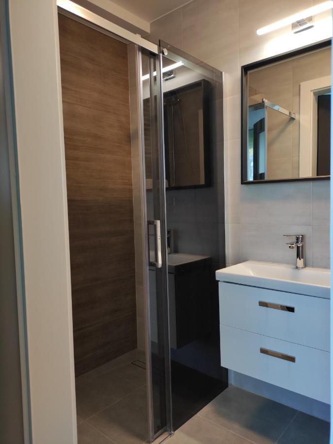 Trzy Male Drzewka Apartment Wielka Wies  ภายนอก รูปภาพ